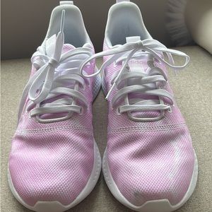 Womens adidas cloudfoam pink tennis shoes size 8